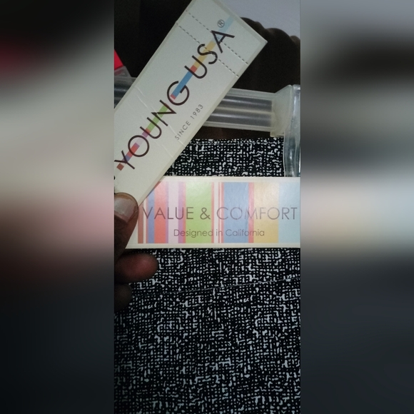 Young USA Sz M Women's Capri's - Picture 2 of 3